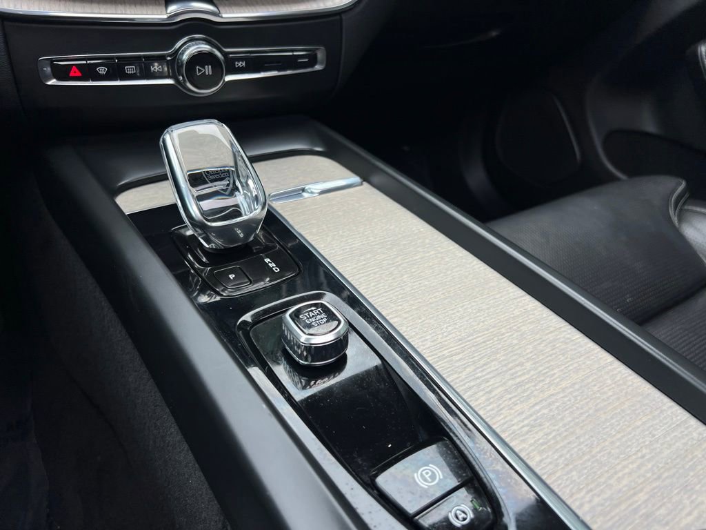 Used 2022 Volvo XC60 T8 Inscription w/ Advanced Package image 50