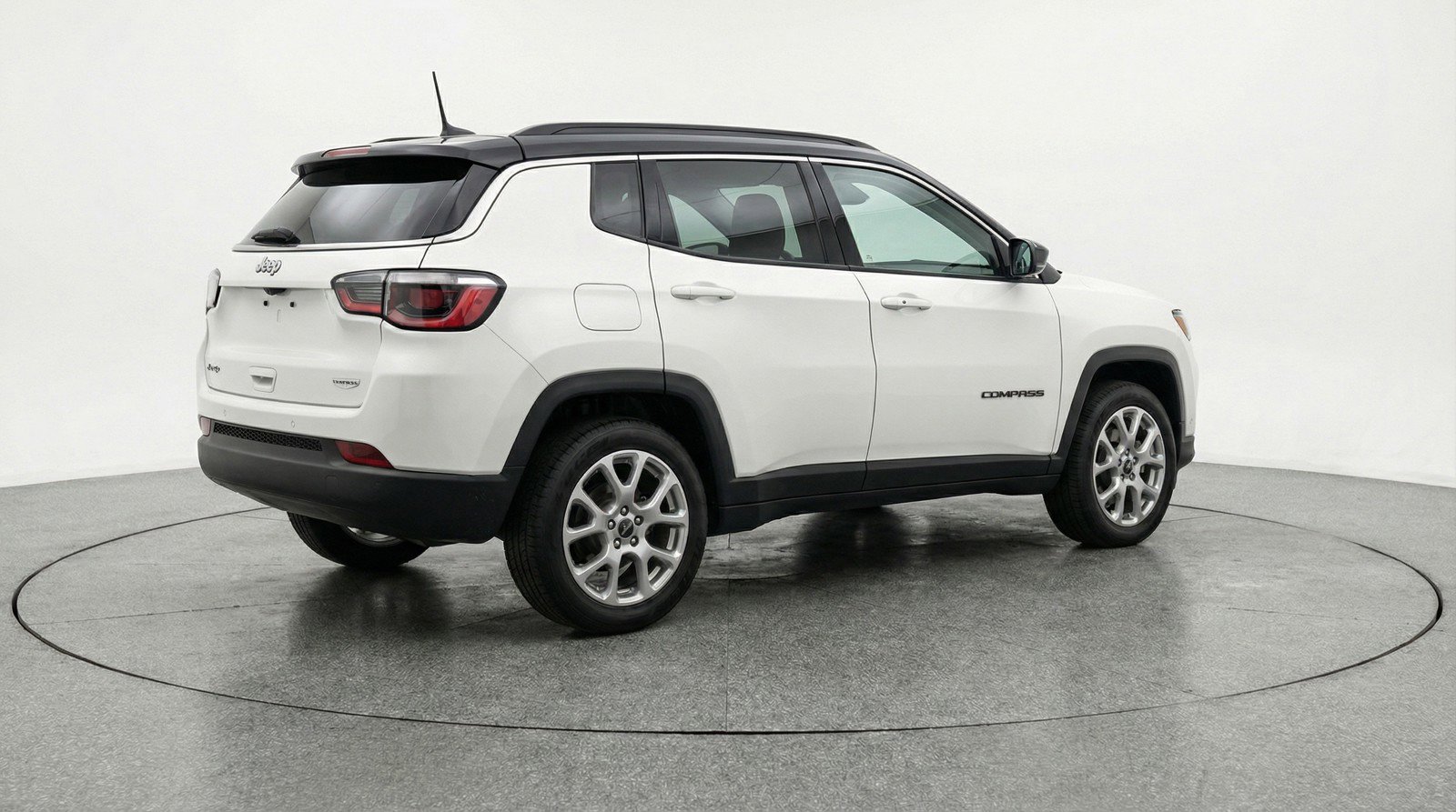 Used 2025 Jeep Compass Limited AWD/4WD image 9