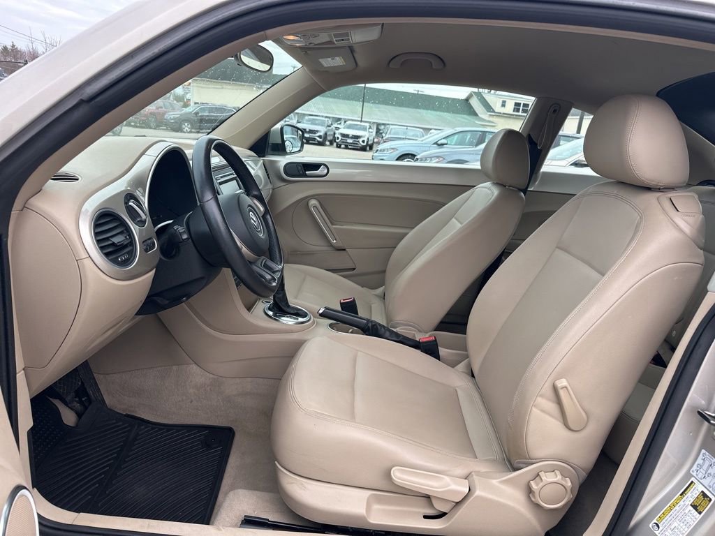 Used 2013 Volkswagen Beetle 2.5 image 13