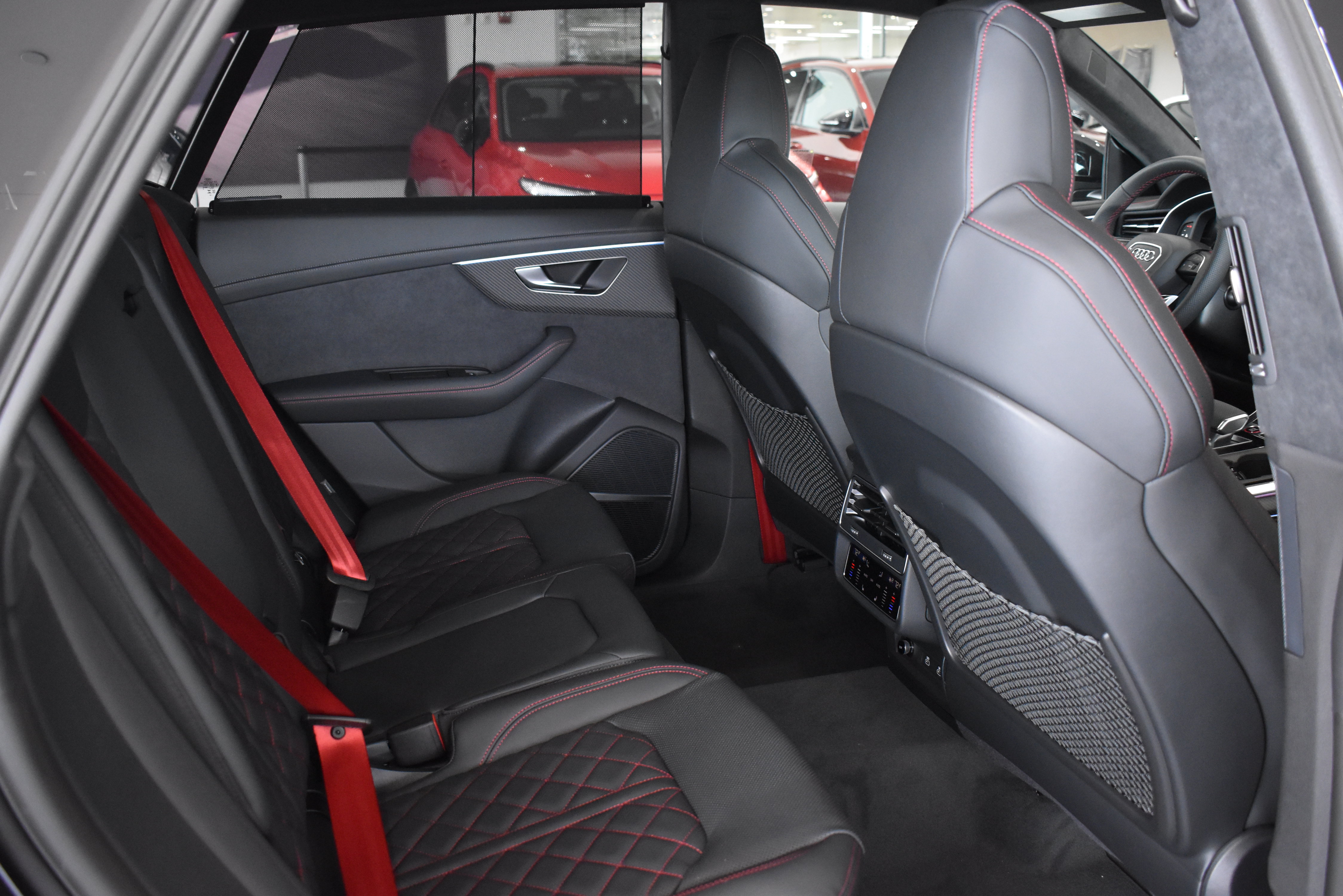 New 2026 Audi SQ8 Prestige AWD/4WD image 31