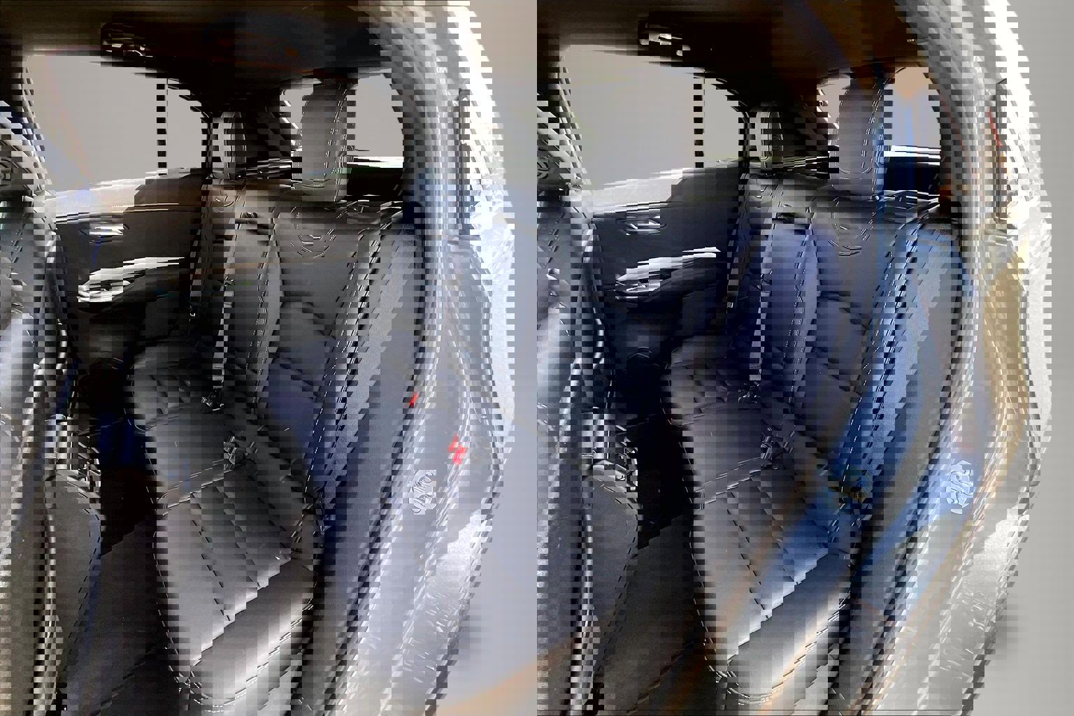 Used 2024 Cadillac XT4 Premium Luxury image 22