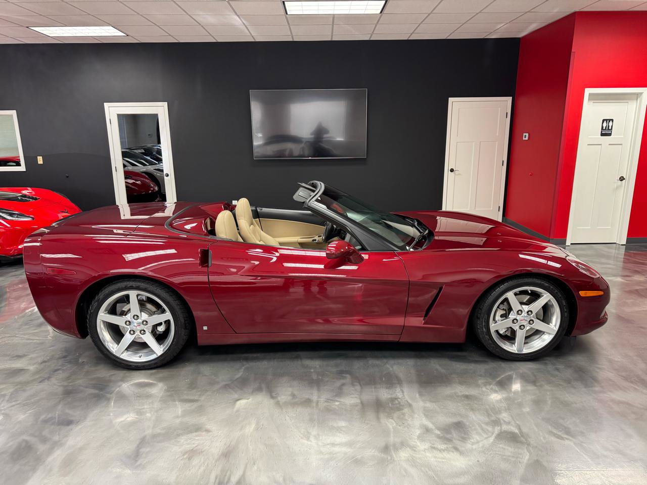 Used 2006 Chevrolet Corvette Convertible w/ Preferred Equipment Group image 9