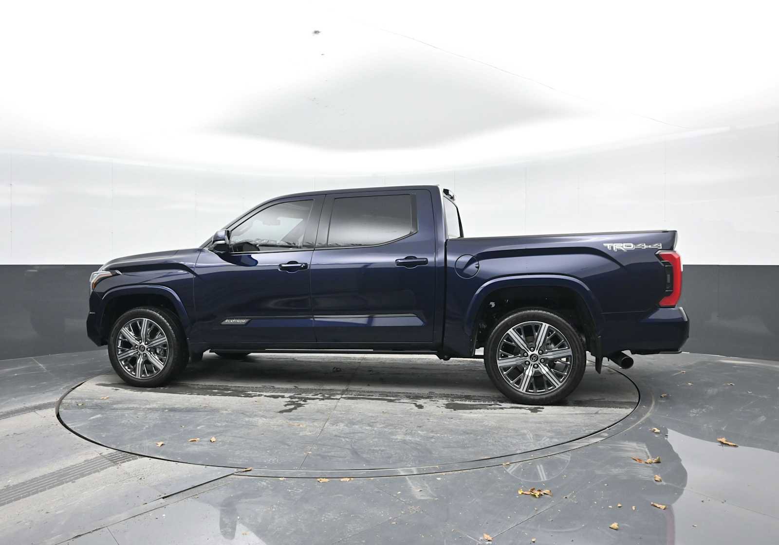 Used 2023 Toyota Tundra Platinum image 3