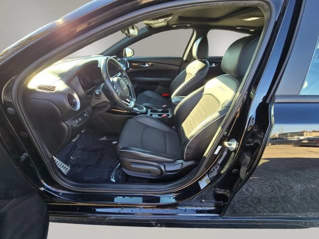 Used 2023 Kia Forte GT-Line w/ GT-Line Premium Package FWD image 9