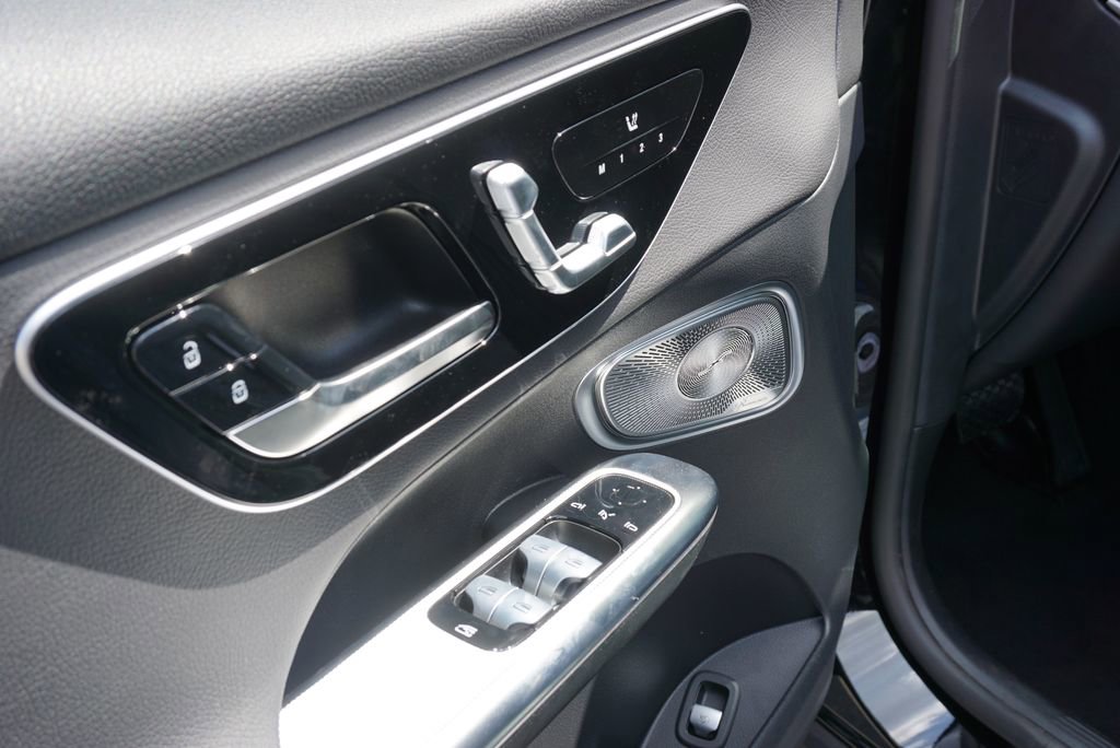 Certified 2025 Mercedes-Benz GLC 300 4MATIC image 21