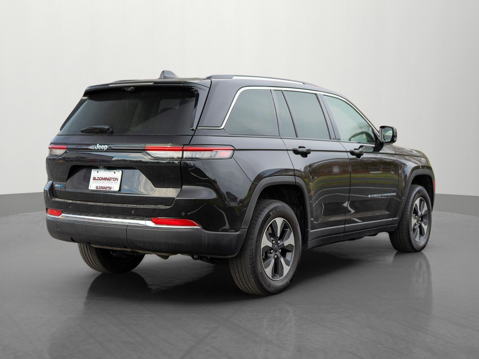 Used 2022 Jeep Grand Cherokee Limited 4xe w/ Luxury Tech Group II AWD/4WD image 7