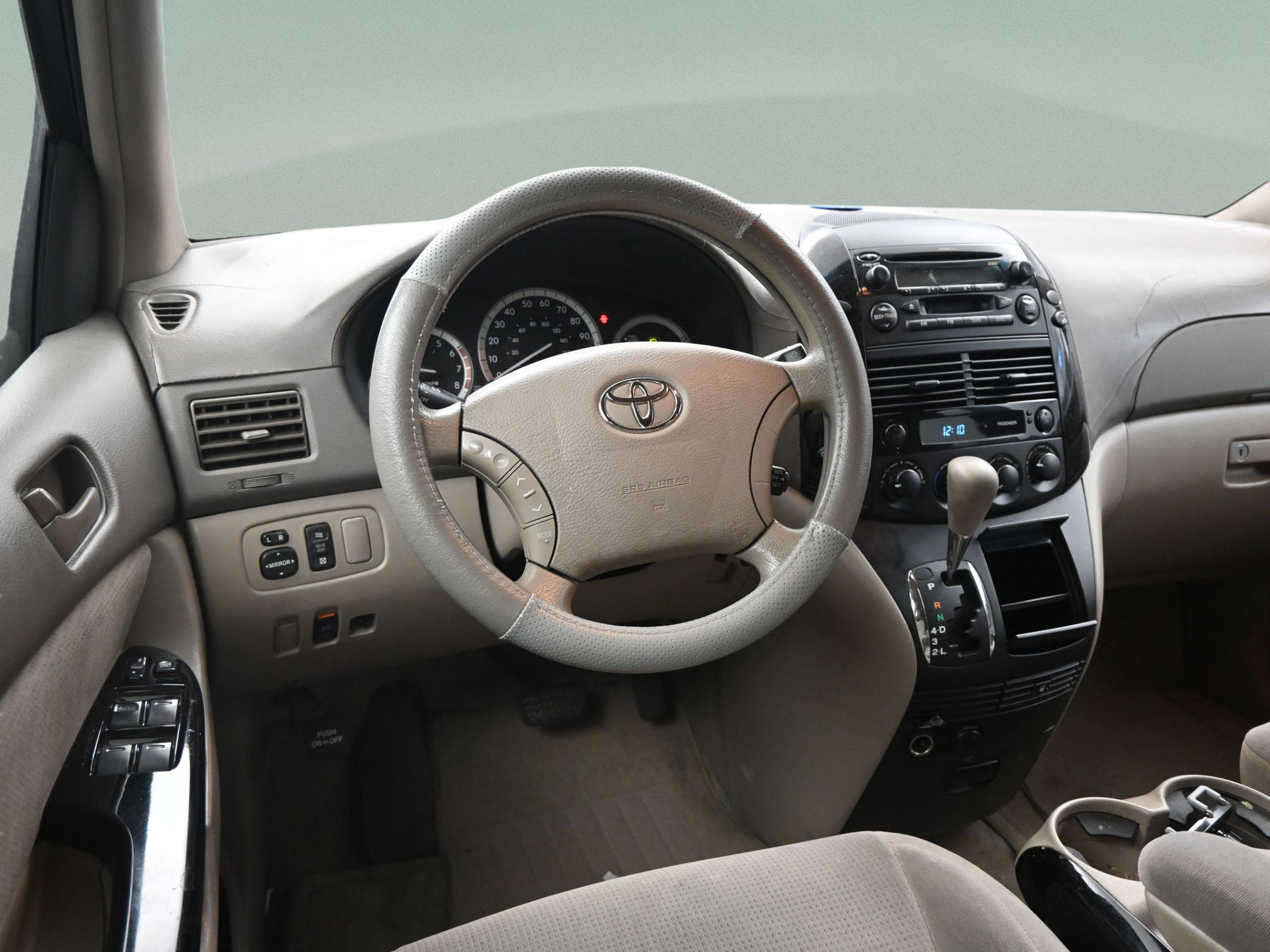 Used 2004 Toyota Sienna CE image 33