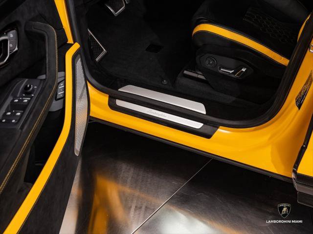 Used 2024 Lamborghini Urus Performante AWD/4WD image 29
