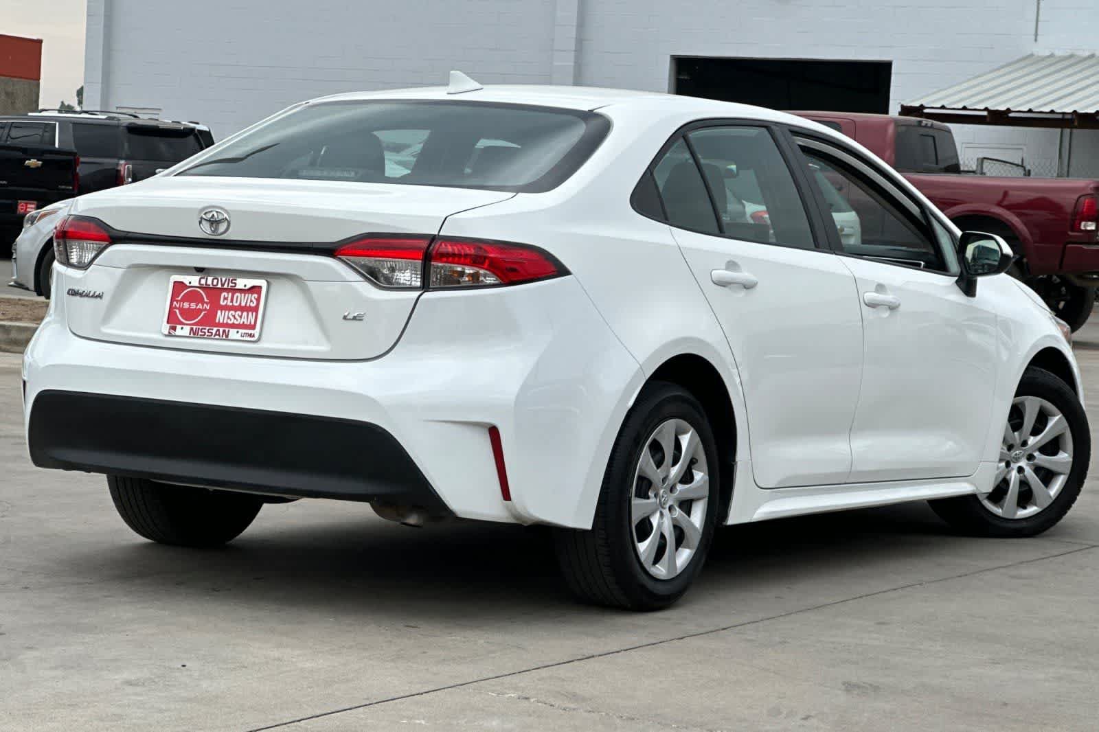 Used 2024 Toyota Corolla LE FWD image 3