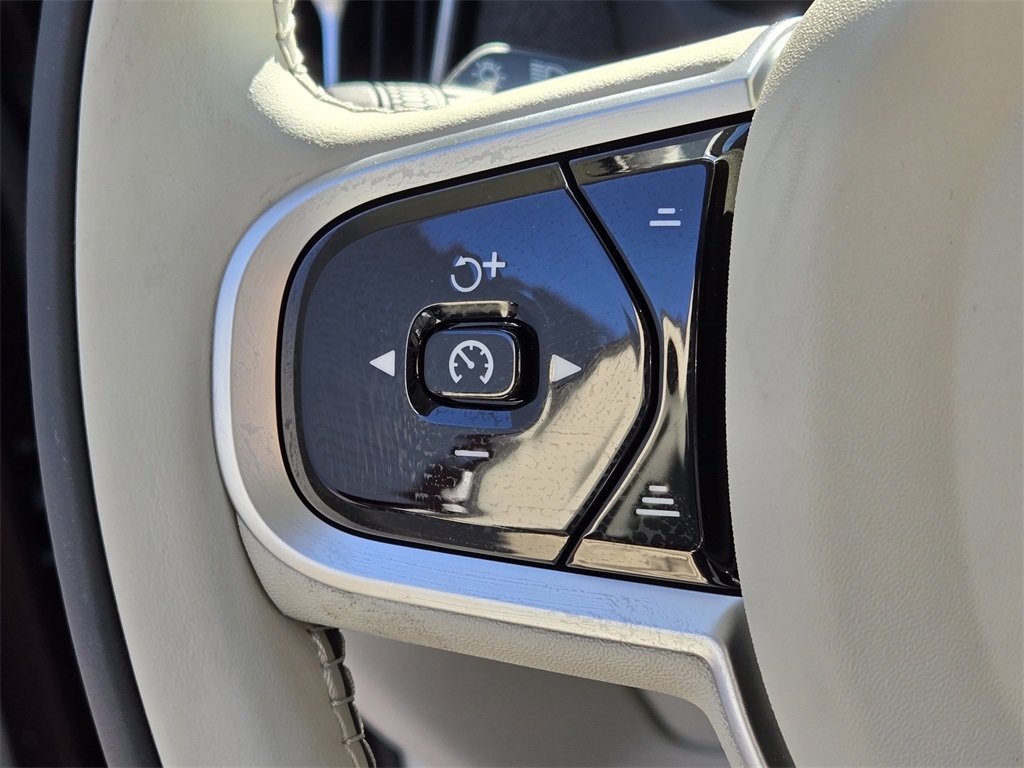 New 2025 Volvo XC90 B6 Ultra w/ Protection Package Premier image 30