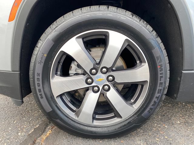 Certified 2023 Chevrolet Traverse LT w/ LT Premium Package AWD/4WD image 23