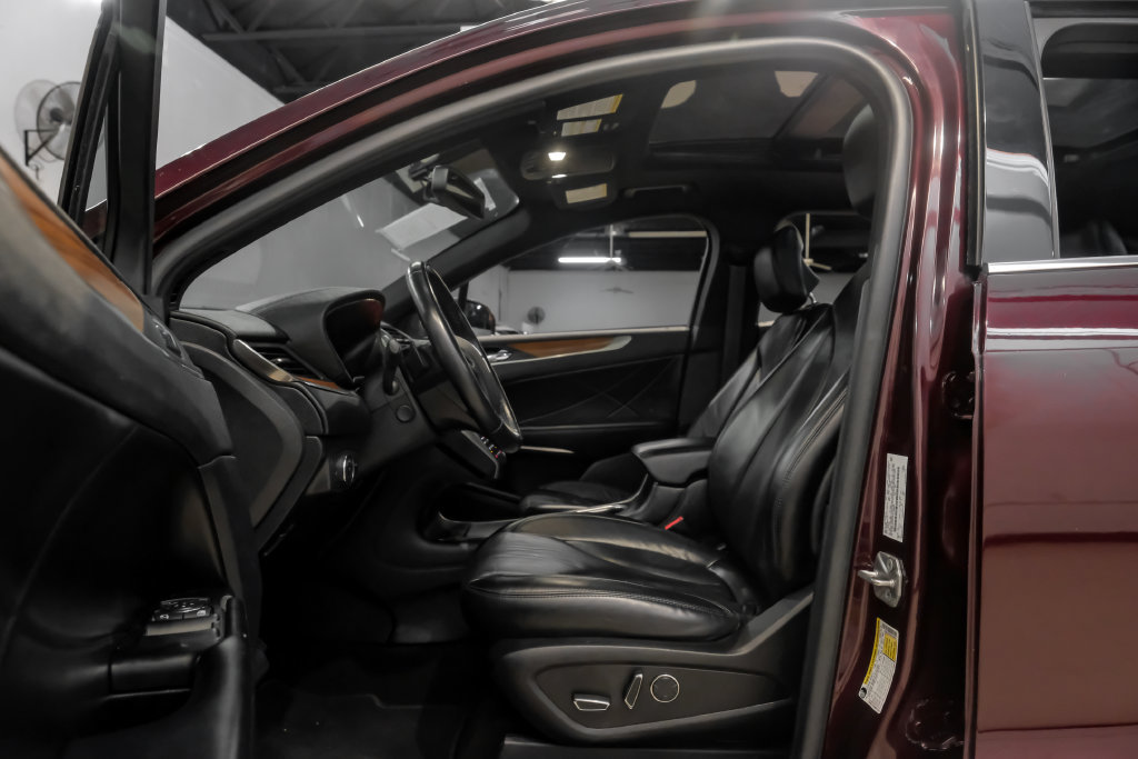Used 2019 Lincoln MKC Select w/ Select Plus Package FWD image 4