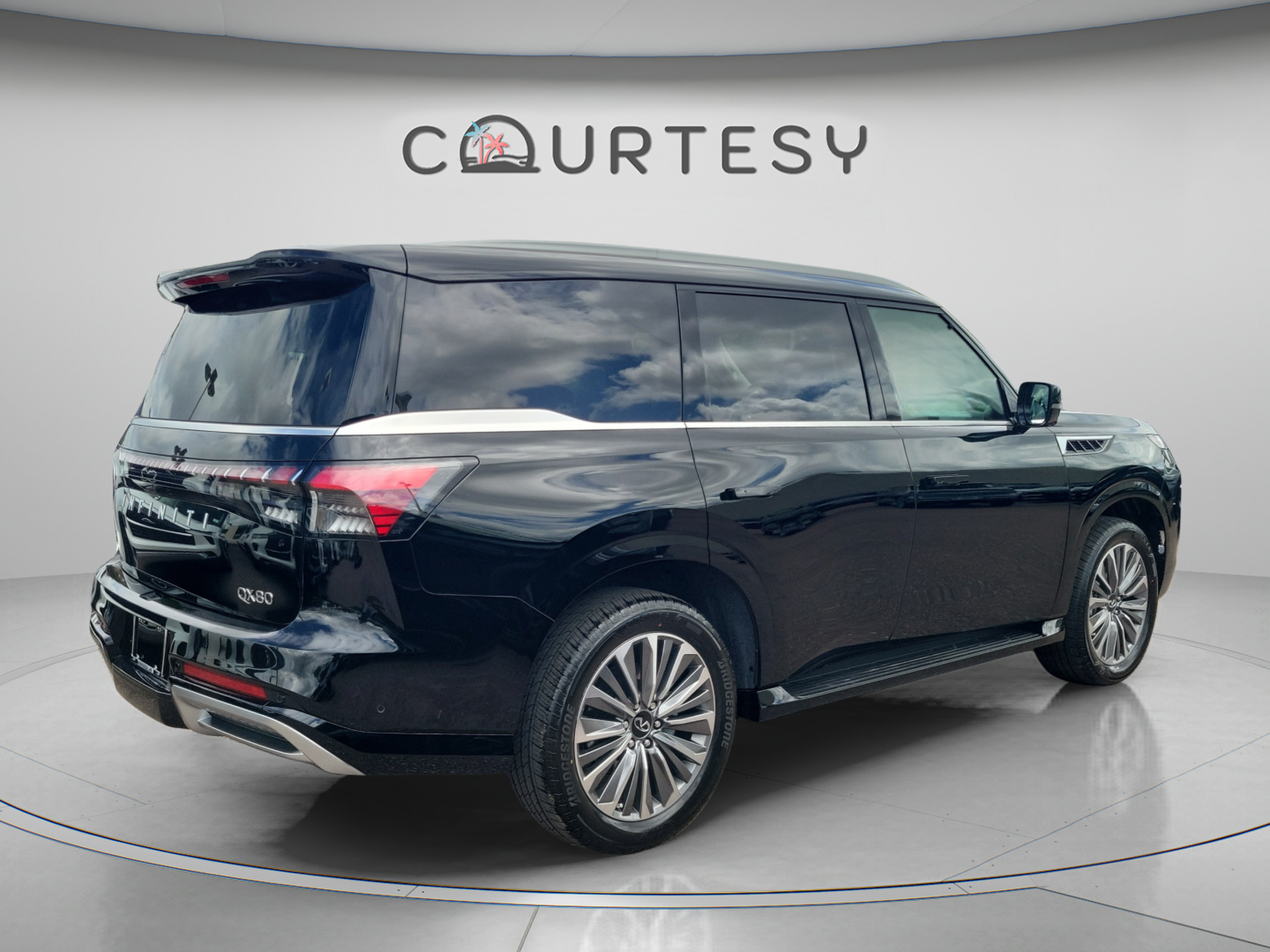 Used 2026 INFINITI QX80 Luxe w/ Cargo Package AWD/4WD image 3