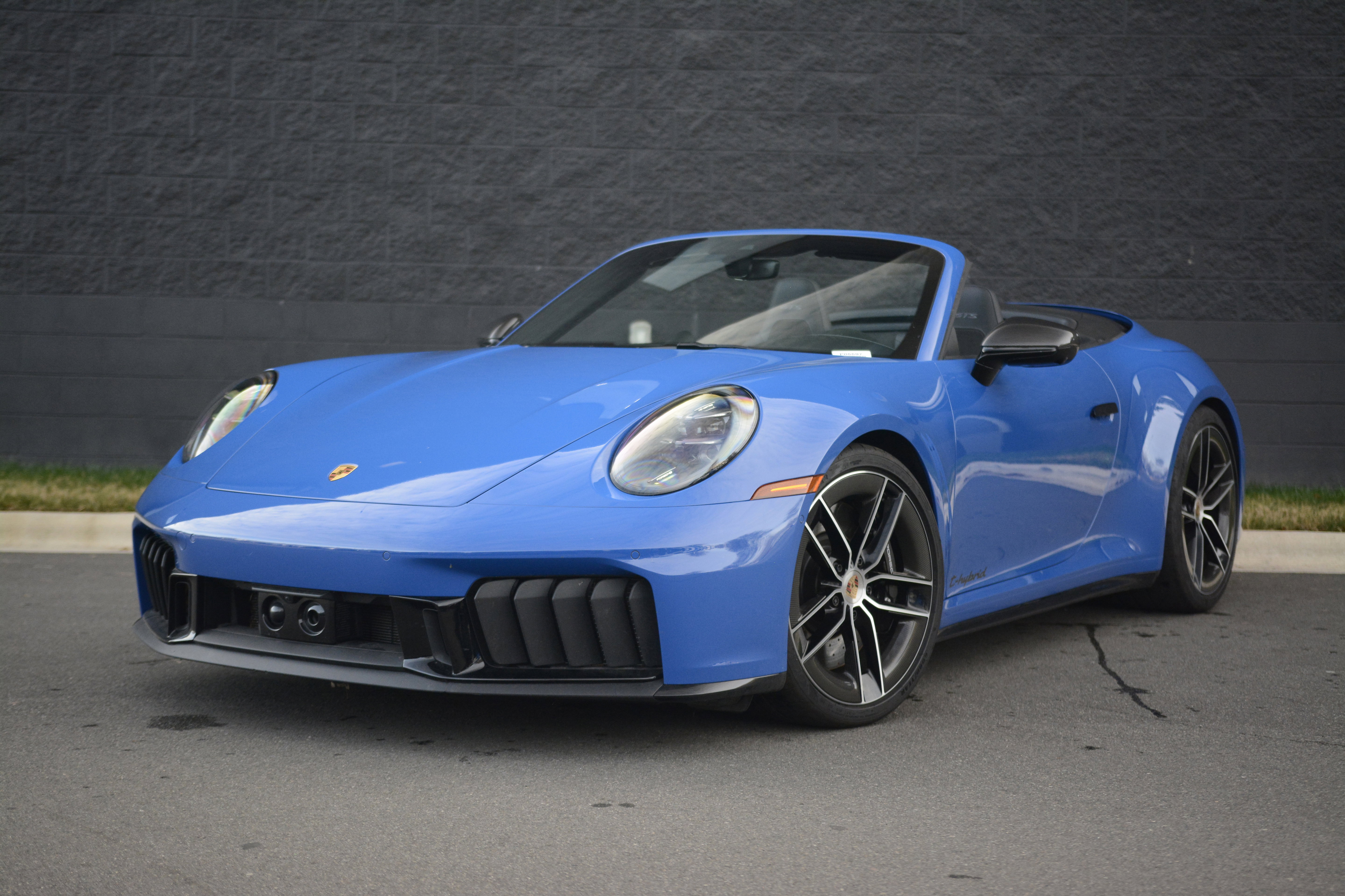 Certified 2025 Porsche 911 Carrera 4 GTS AWD/4WD image 1