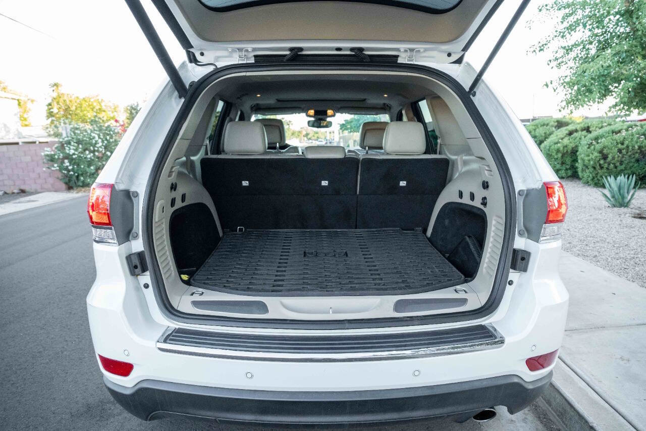 Used 2018 Jeep Grand Cherokee Limited image 19