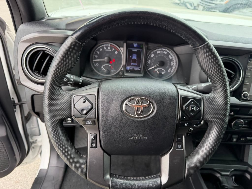 Used 2023 Toyota Tacoma TRD Off-Road w/ Black Out Package (TMS) AWD/4WD image 10