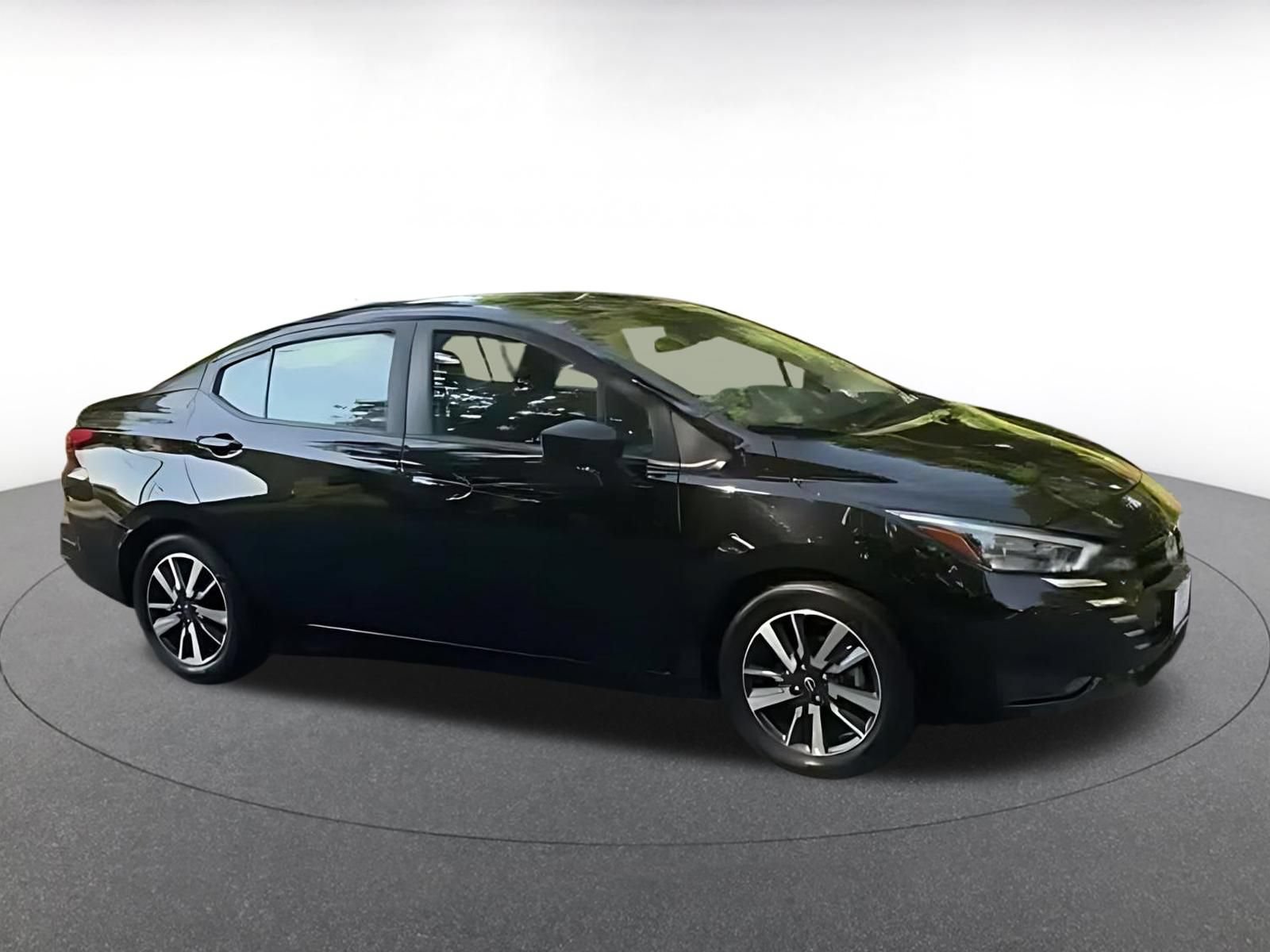Used 2025 Nissan Versa SV FWD image 14