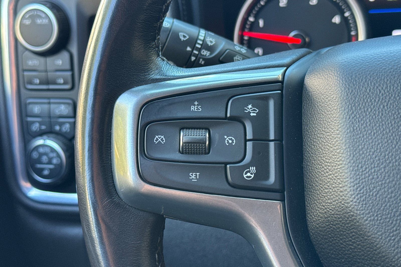 Used 2023 Chevrolet Silverado 2500 LTZ w/ LTZ Premium Package image 34