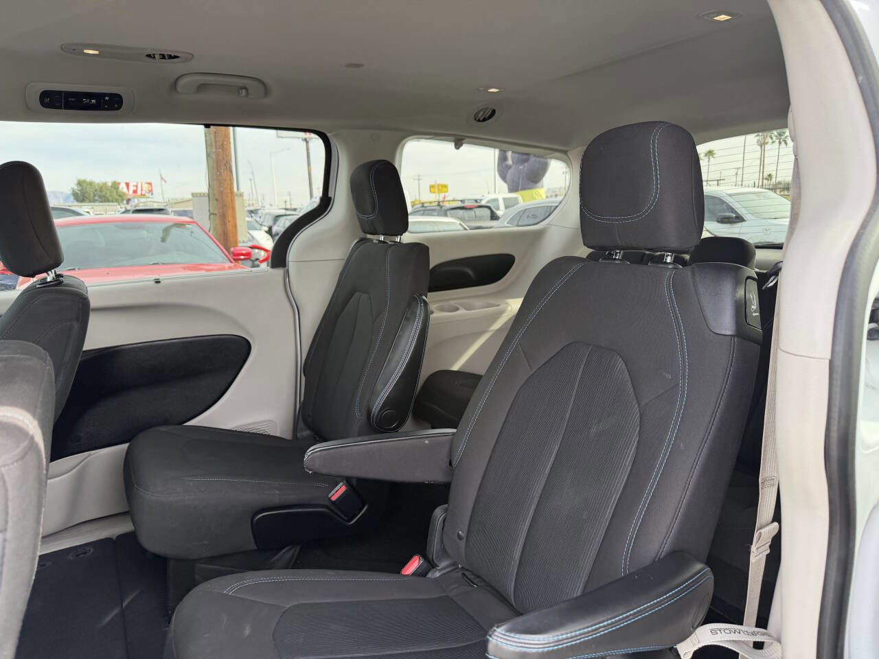 Used 2021 Chrysler Pacifica Touring image 24