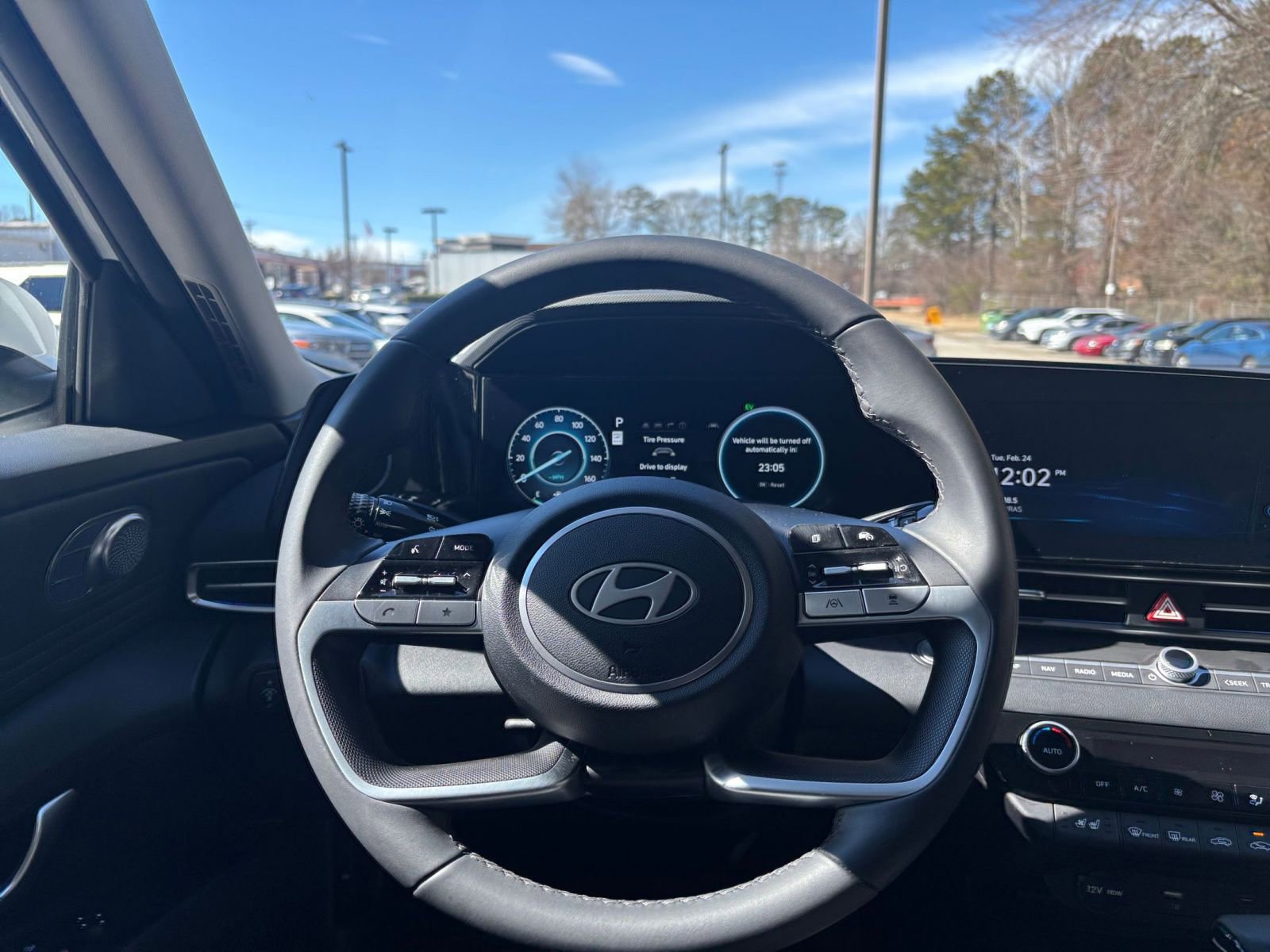 Used 2025 Hyundai Elantra Limited FWD image 30