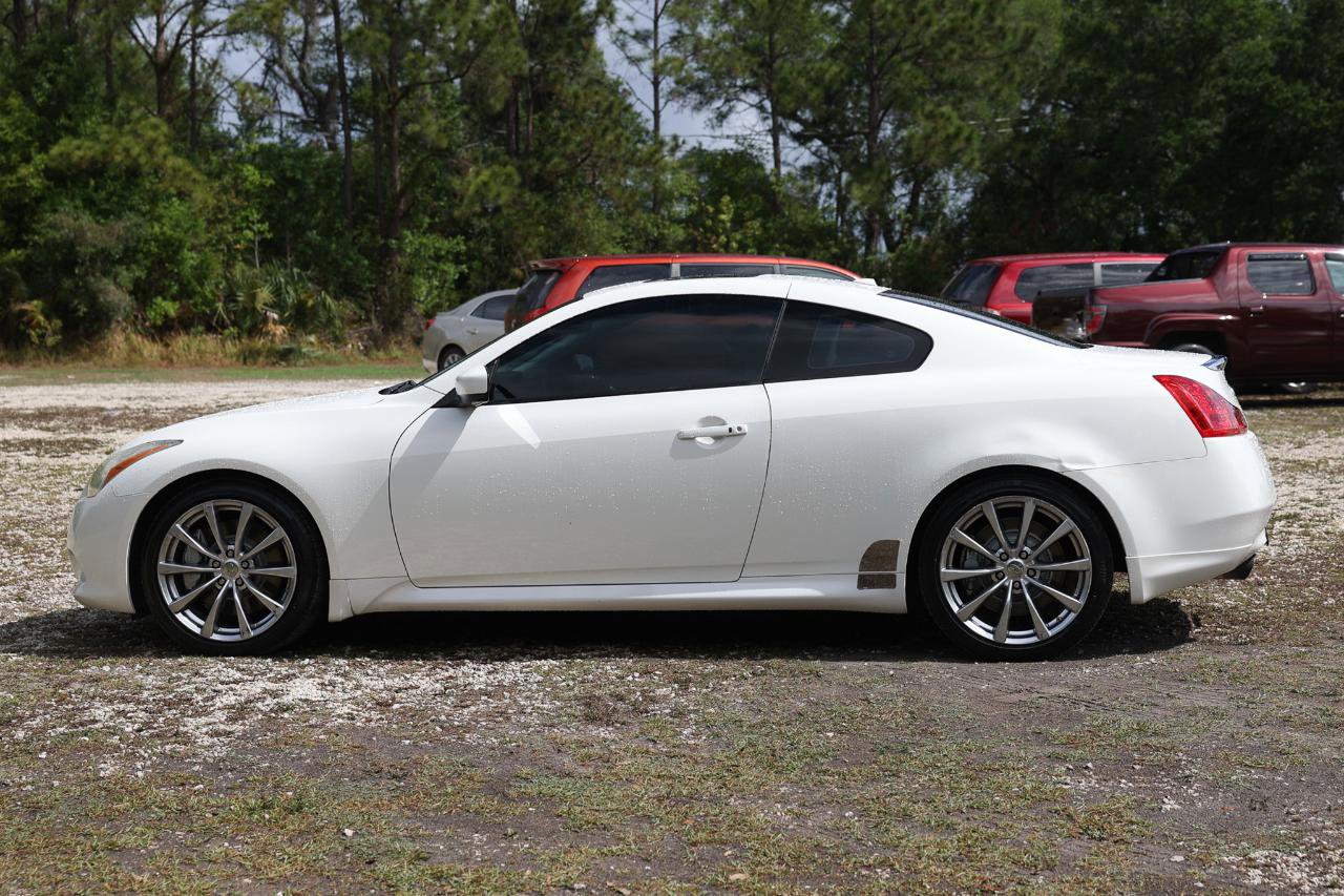 Used 2009 INFINITI G37 Journey w/ Premium Pkg image 3