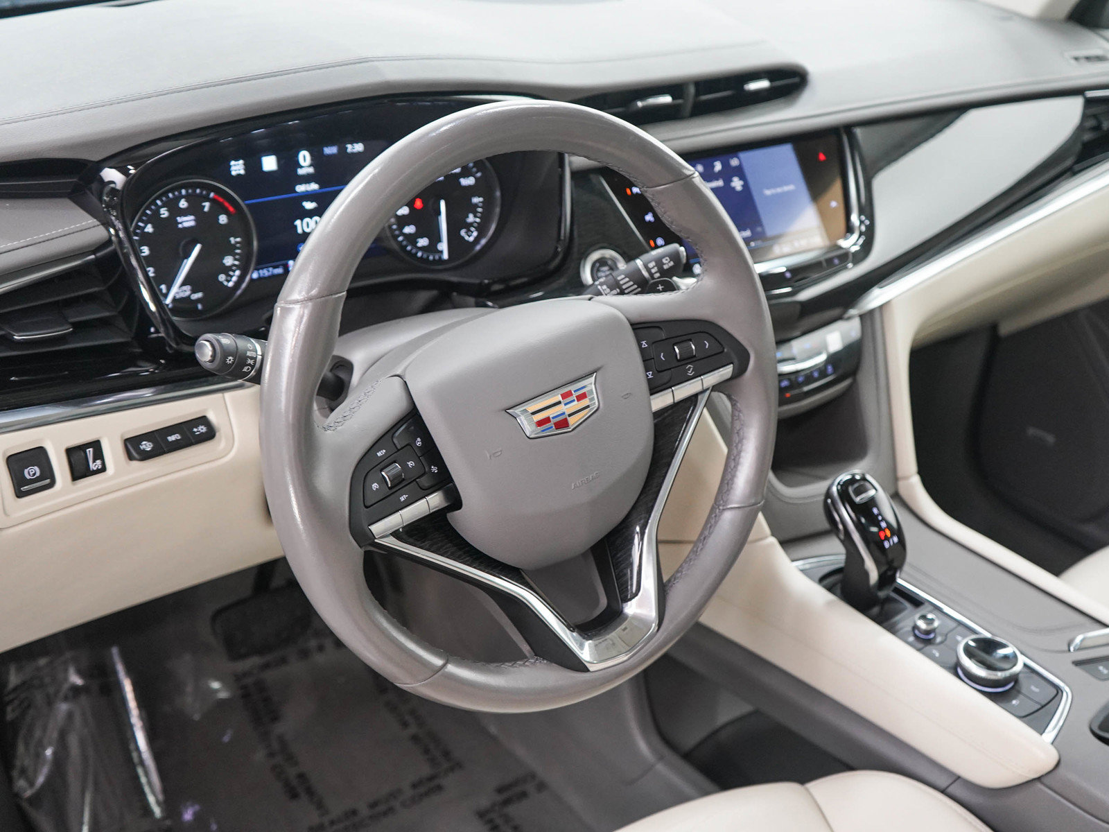 Used 2020 Cadillac XT6 Premium Luxury AWD/4WD image 21