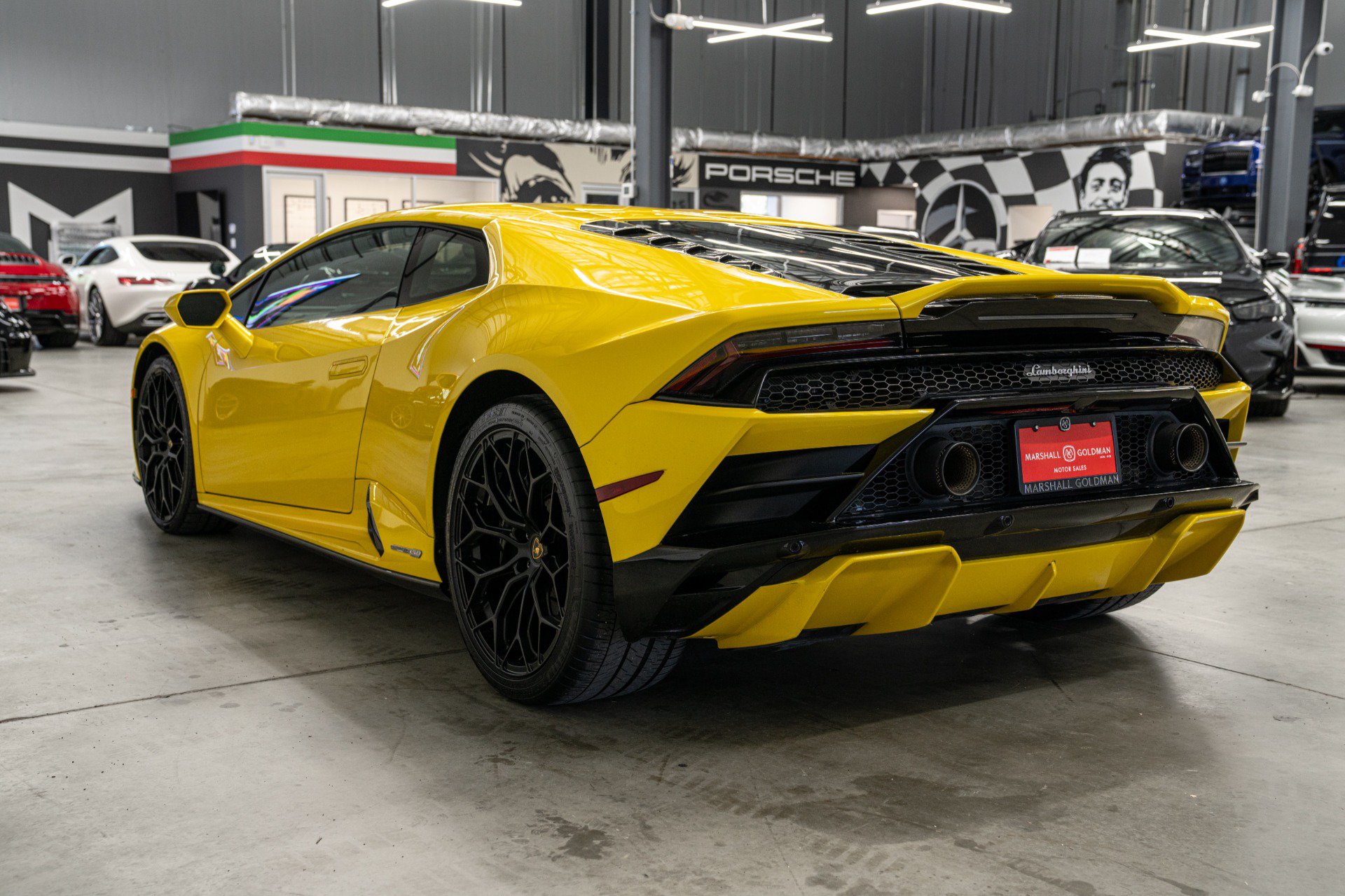 Used 2021 Lamborghini Huracan EVO RWD image 6