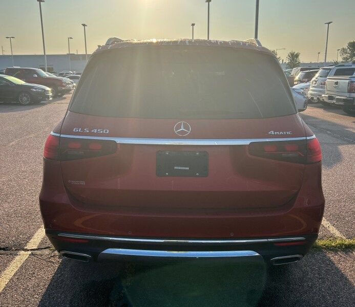 Used 2024 Mercedes-Benz GLS 450 4MATIC image 18