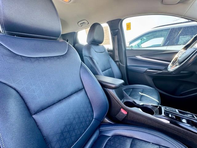 Used 2022 Chevrolet Bolt EUV LT w/ Convenience Package FWD image 8