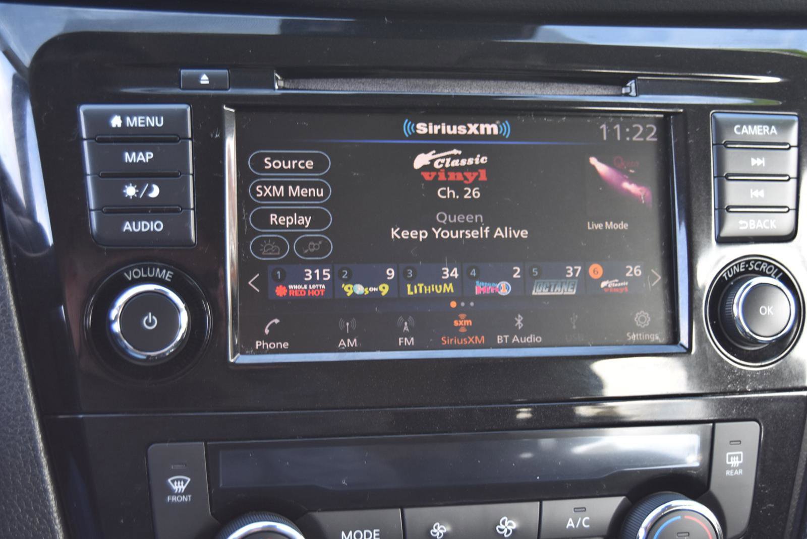 Used 2022 Nissan Rogue Sport SL image 17