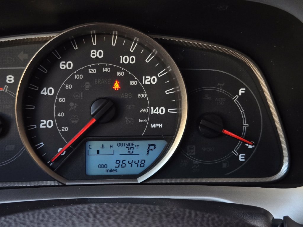 Used 2015 Toyota RAV4 LE AWD/4WD image 23