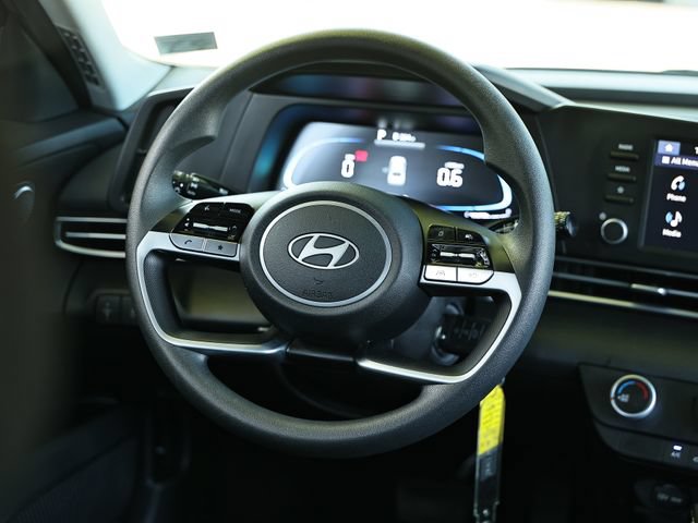 Used 2026 Hyundai Elantra SE FWD image 29