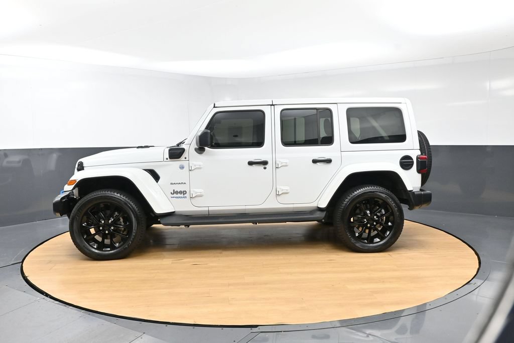 Used 2022 Jeep Wrangler Unlimited Sahara w/ Cold Weather Group AWD/4WD image 34
