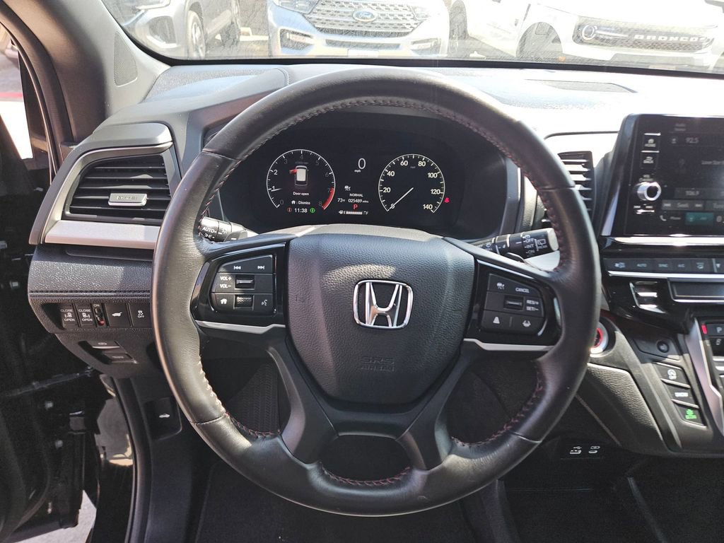 Used 2025 Honda Odyssey Sport-L image 17