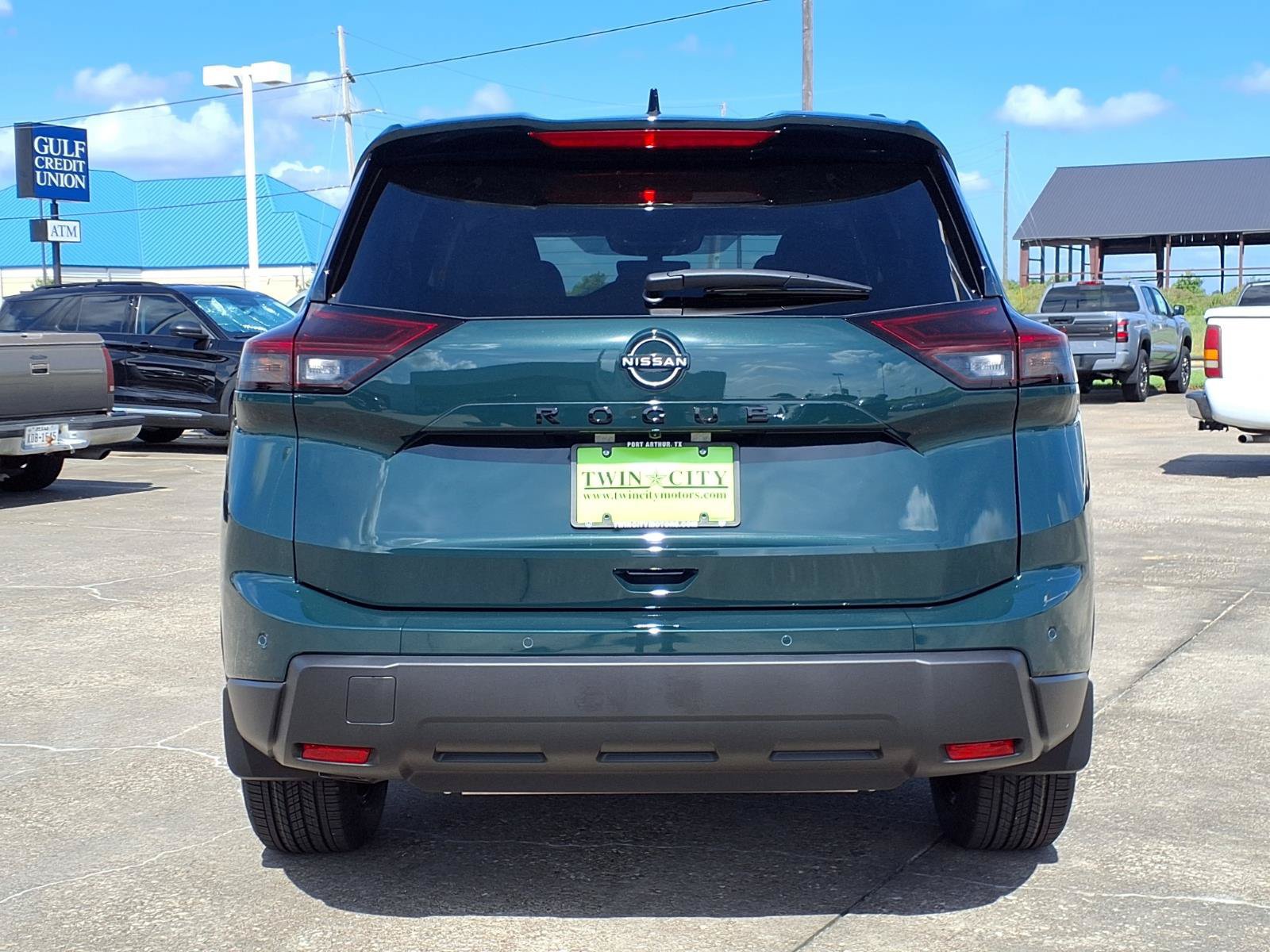 New 2026 Nissan Rogue Dark Armor FWD image 4