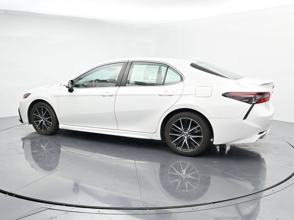 Used 2024 Toyota Camry SE FWD image 5