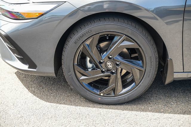 New 2026 Hyundai Elantra Sport FWD image 11