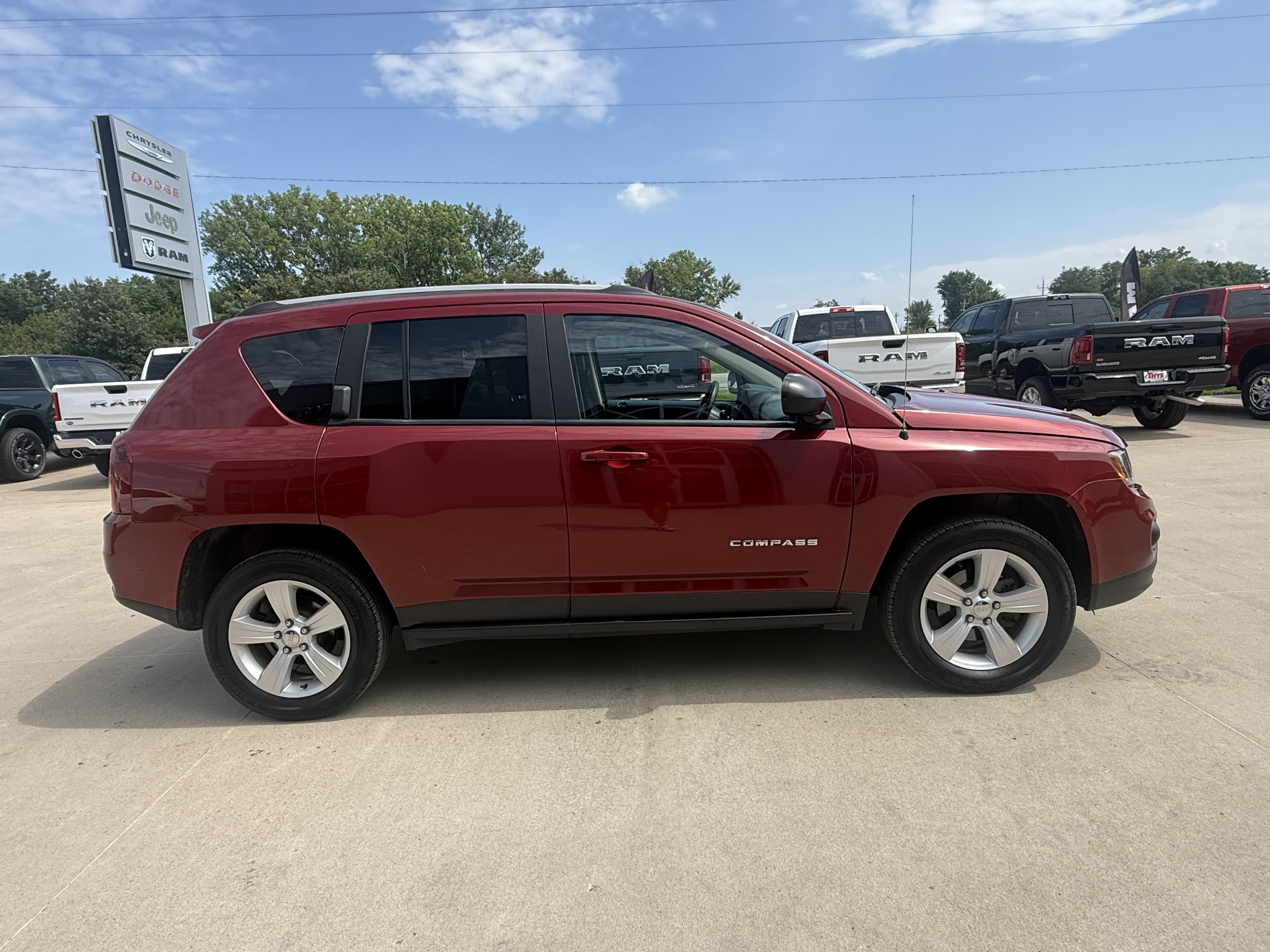 Used 2017 Jeep Compass Sport w/ Power Value Group AWD/4WD image 27