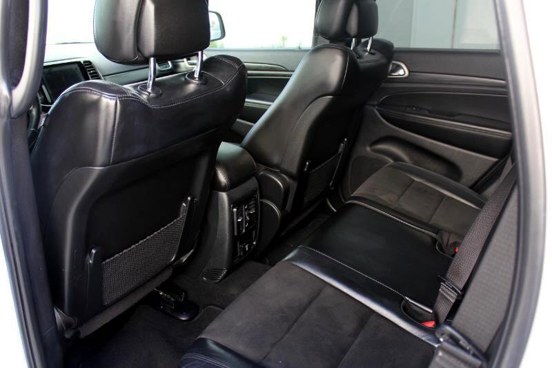 Used 2020 Jeep Grand Cherokee Altitude image 11