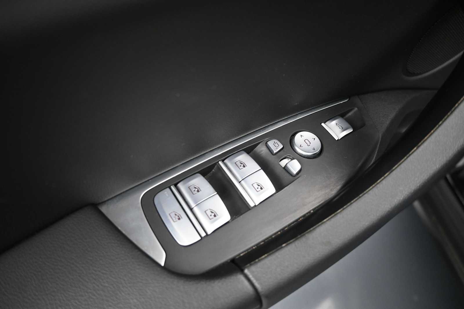 Used 2022 BMW X3 xDrive30i w/ Premium Package AWD/4WD image 9