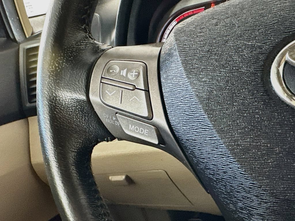Used 2011 Toyota Venza w/ Leather Pkg FWD image 24