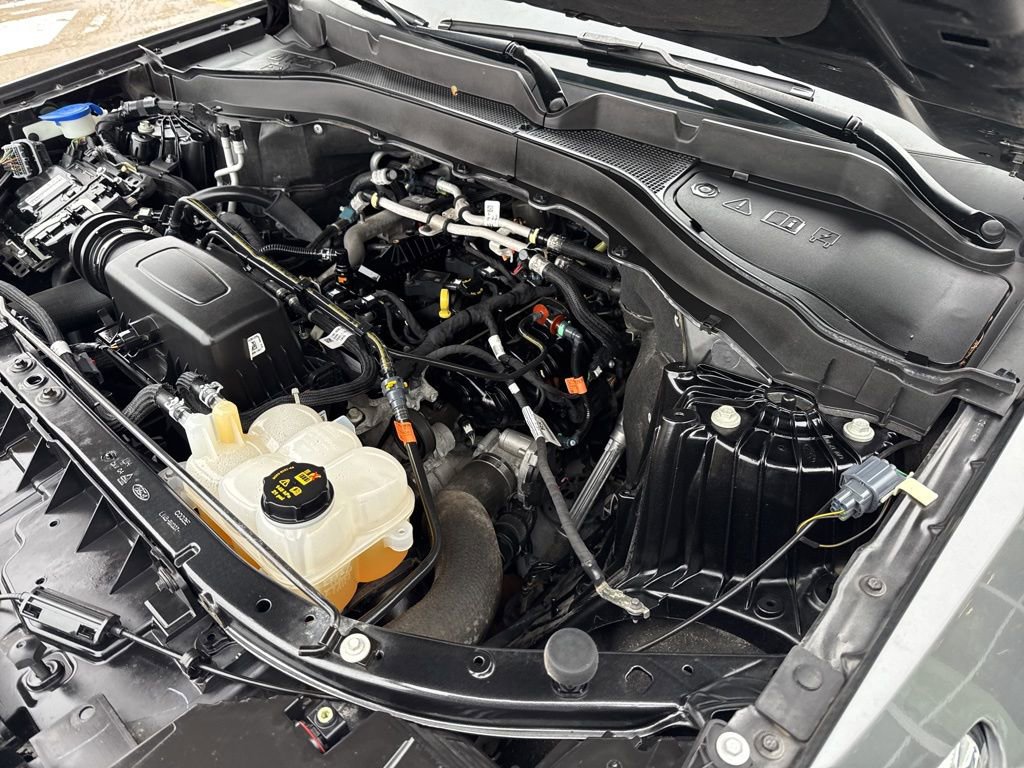 Used 2023 Ford Explorer XLT image 31