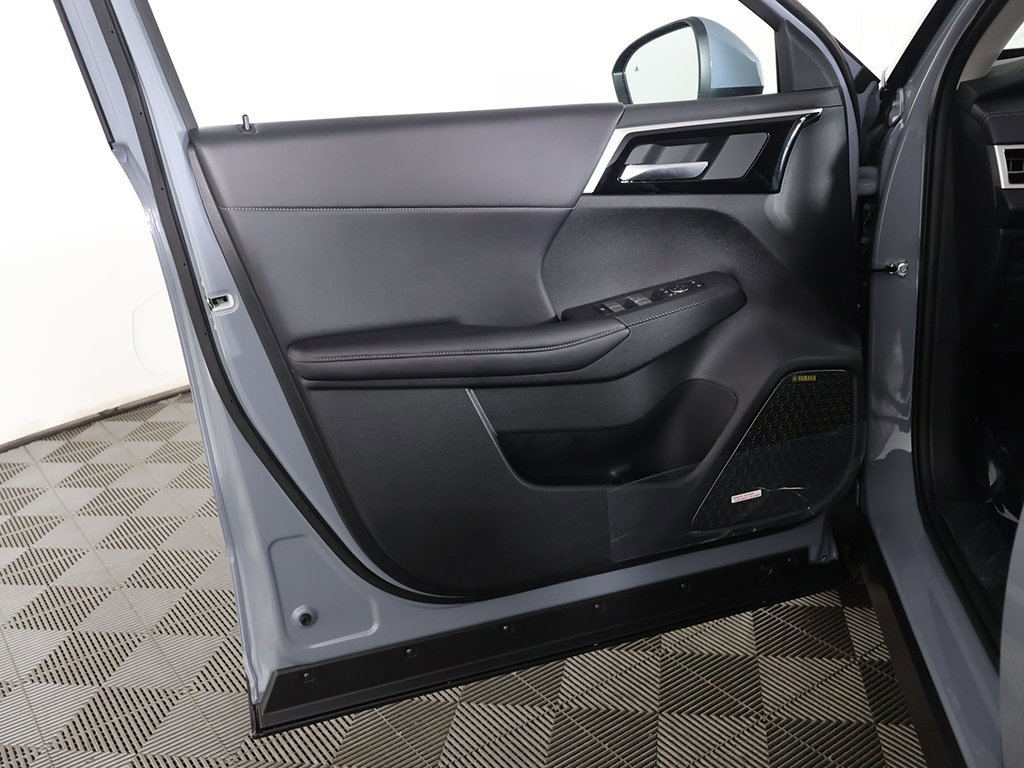 New 2025 Mitsubishi Outlander SE image 26