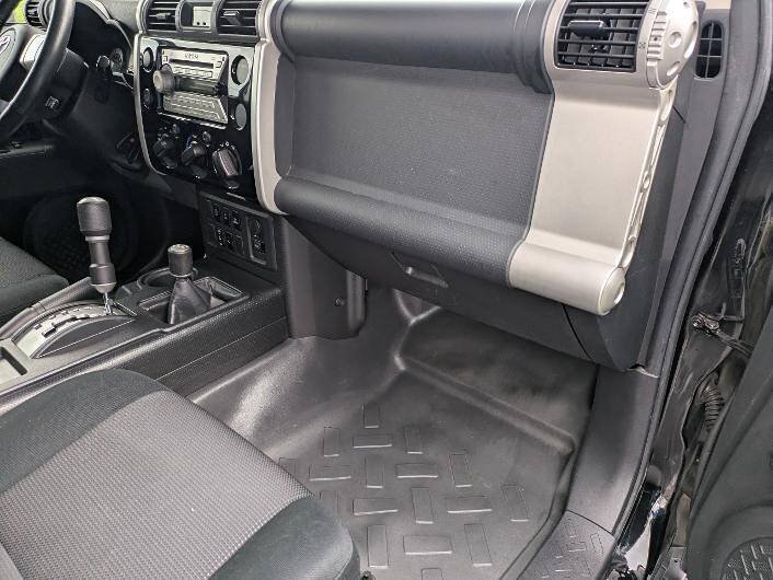 Used 2007 Toyota FJ Cruiser 4WD w/ Upgrade Pkg 2 image 11