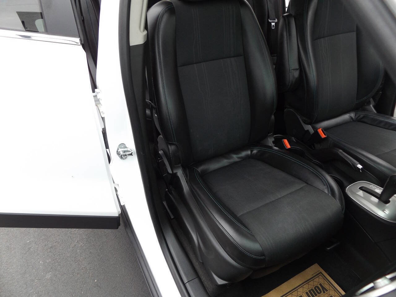 Used 2016 Chevrolet Trax LT w/ LT Sun and Sound Package image 22