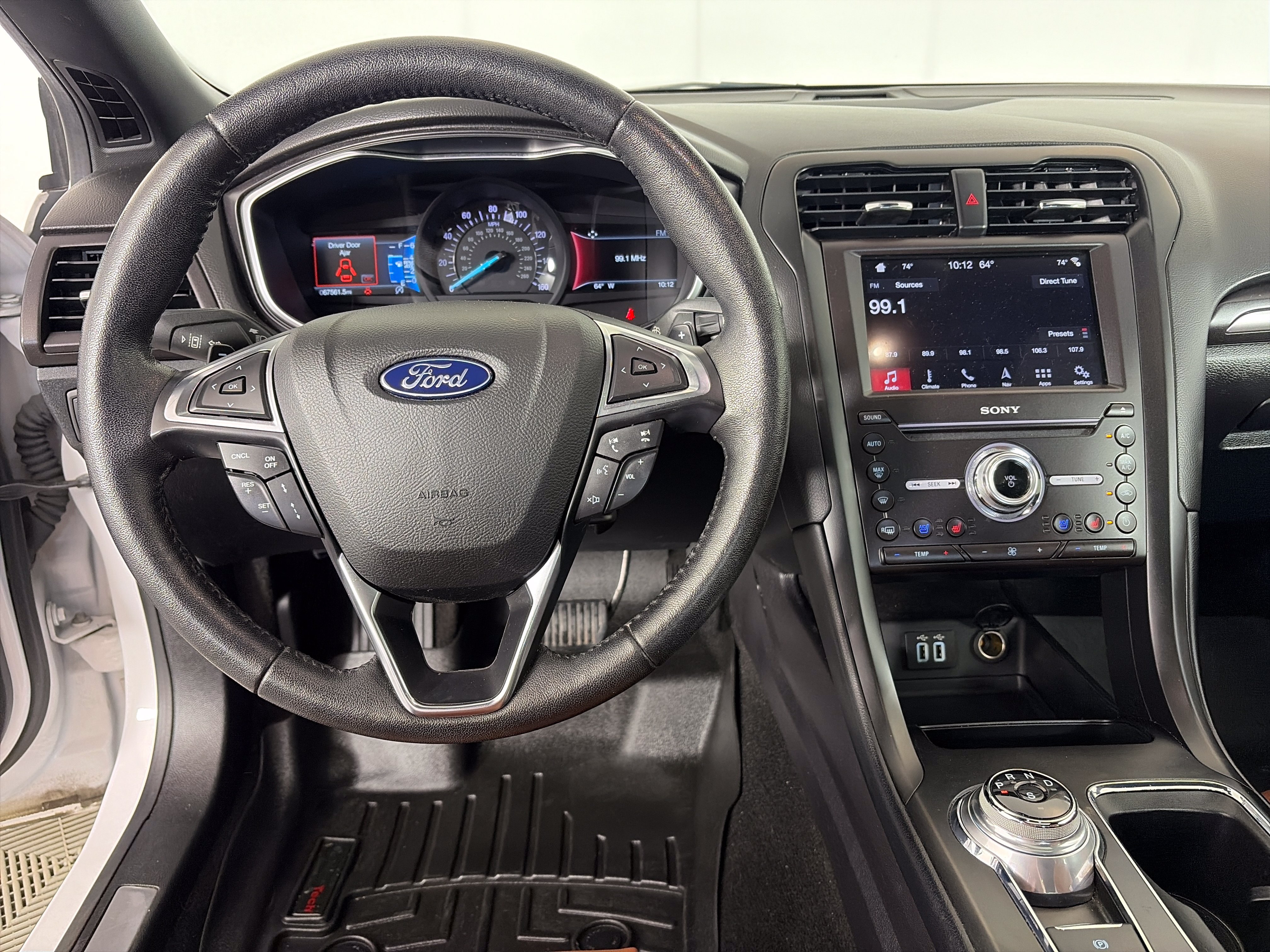 Used 2019 Ford Fusion Titanium FWD image 3