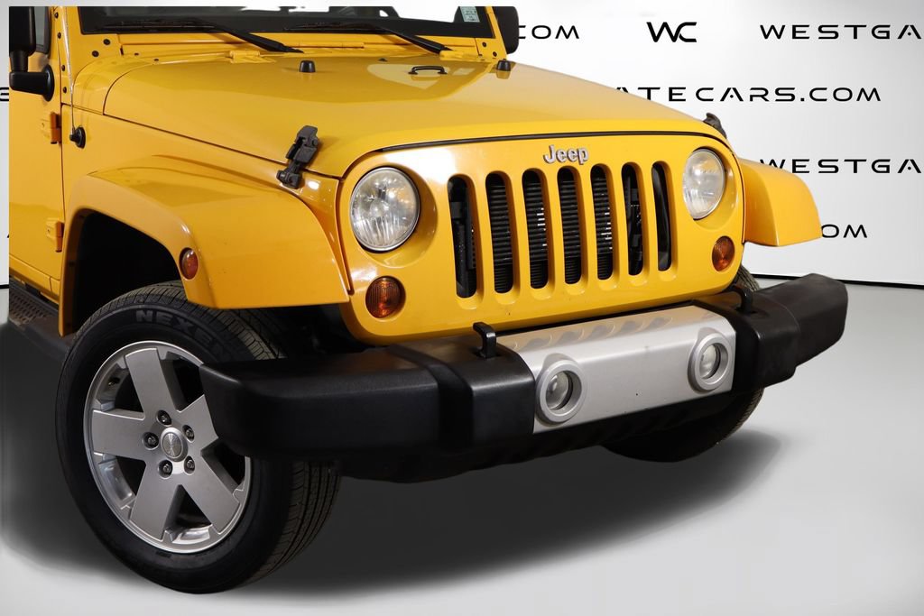 Used 2012 Jeep Wrangler Unlimited Sahara w/ Dual Top Group AWD/4WD image 36