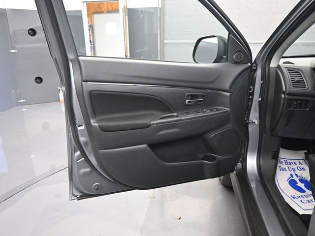 Used 2025 Mitsubishi Outlander Sport ES image 10