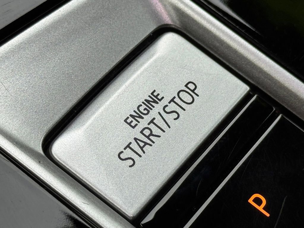 Used 2024 Volkswagen Atlas Cross Sport SE image 18