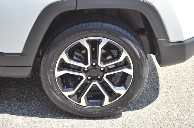 Used 2022 Jeep Compass Limited AWD/4WD image 12